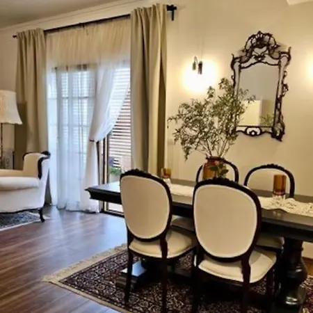 Novi's Luxury 2