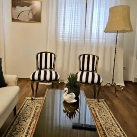 Apartment Novi's Luxury 2 *