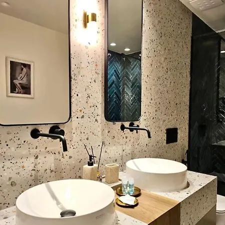 Novi's Luxury 2 Gjirokaster