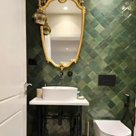 Novi's Luxury 2 * Gjirokaster