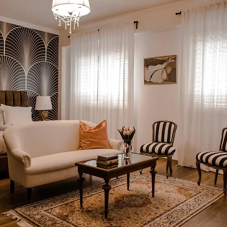 Novi's Luxury 2 Apartment