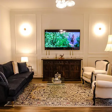 Novi's Luxury 2 * Gjirokastër