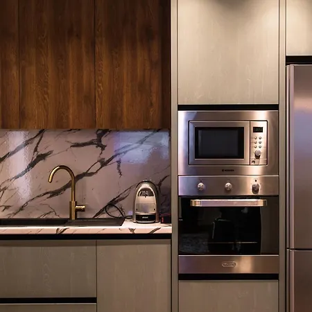 Novi's Luxury 2