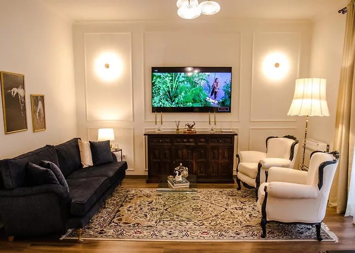 Novi's Luxury 2 * Gjirokastër